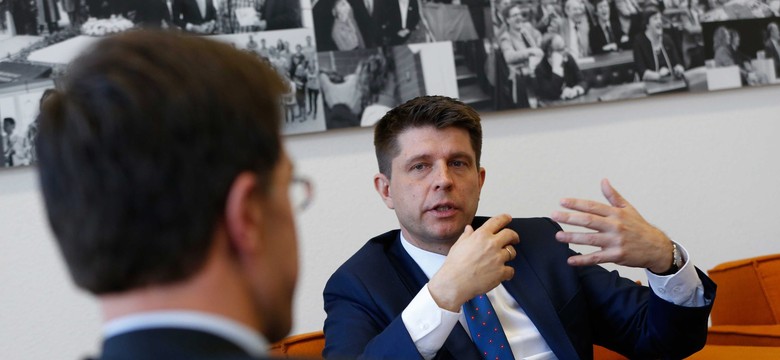 Nowoczesna dogania PiS. Petru liderem opozycji. NOWY SONDAŻ