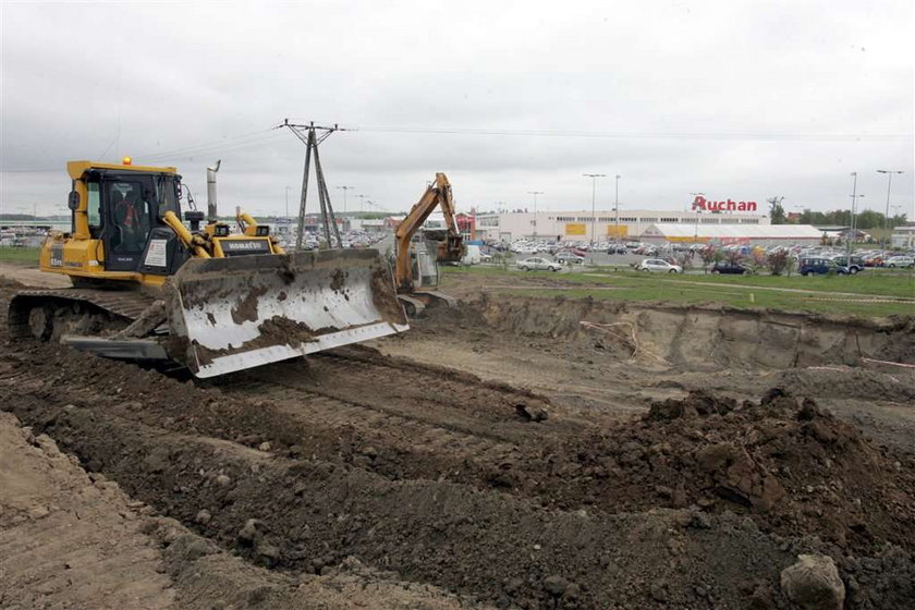 PRZEBUDOWA WEZLA KOMUNIKACYJNEGO PRZY CENTRUM HANDLOWYM AUCHAN