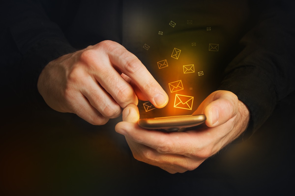 Urzędowe SMS-y za miliardy złotych