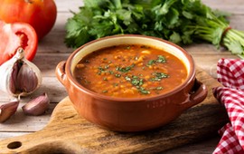 remigiusz-raczka-gotuje-zupe-na-noworoczny-detoks-pyszna-i-zdrowa