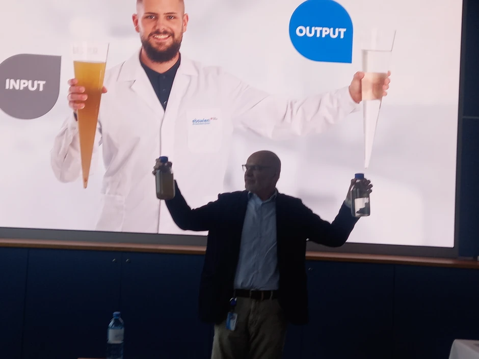 Levo je kakav voda uđe u sistem, a desno, prerađena kakva izađe: Prečišćenja, prilično bistra odlazi u Dunav