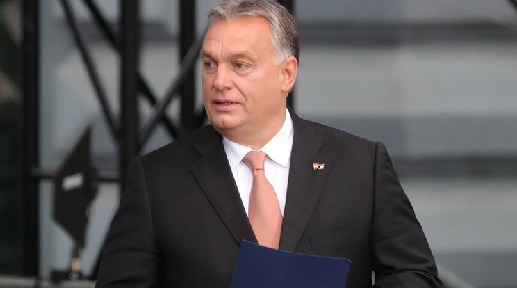 Kritikusával kávézott Orbán Viktor / Fotó: Varga Imre