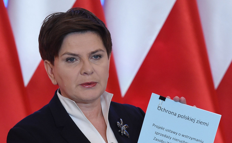 Premier Beata Szydło na konferencji podsumowującej 100 dni pracy rządu