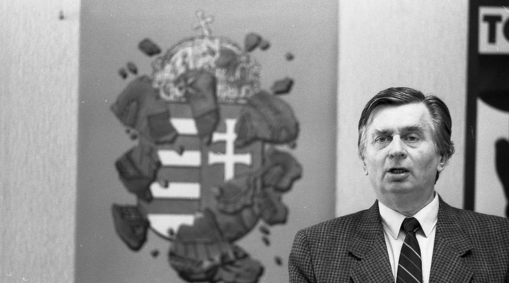 Antall József a rendszerváltás utáni első szabadon választott miniszterelnökként sokat tett az új magyar köztársaság megteremtésében /Fotó: Fortepan - Szalay Zoltán