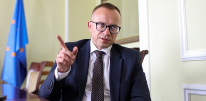 Wiceminister finansów wyliczył sobie pensję według Niskich Podatków: „Stracę 9 zł rocznie”