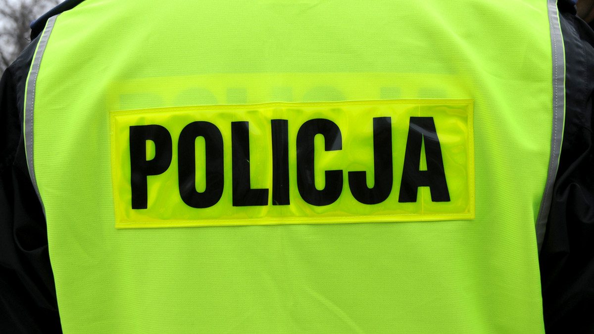 Wczoraj wieczorem policjanci z komendy zamojskiej zatrzymali pijaną matkę. 9-miesięczne dziecko towarzyszące kobiecie oddano pod opiekę babci - podaje Komenda Wojewódzka Policji w Lublinie.