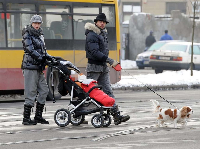 Janiak z rodziną na spacerze. Wszyscy są piękni!