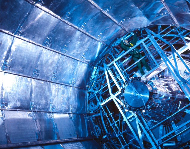 Naukowcy z ośrodka CERN pod Genewą będą chcieli odtworzyć warunki...