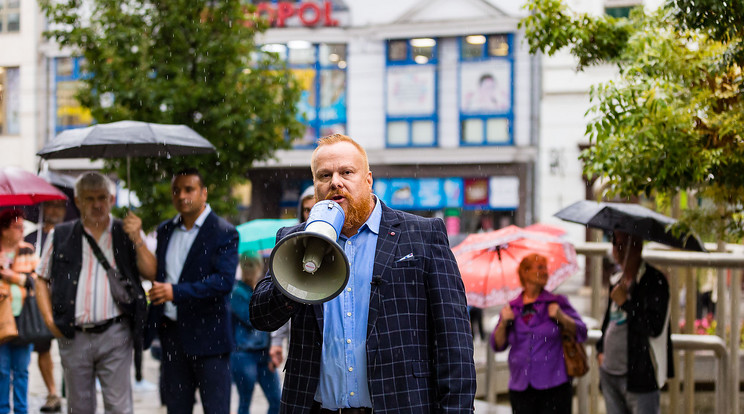 A politikus szerint volt értelme tüntetni a gyár ellen / Erdei Sándor Zsolt hivatalos Facebook-oldala