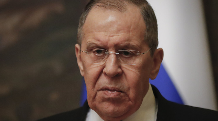 Szergej Lavrov orosz külügyminiszter a kirgiz hivatali partnerével, Ruszlan Kazakbajevvel közösen tartott sajtóértekezleten Moszkvában 2022. március 5-én / Fotó: MTI/AP/Pool EPA/Szergej Ilnyickij