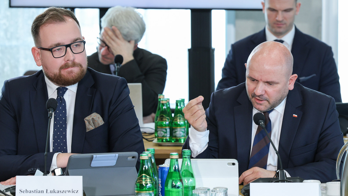 Poseł Łukaszewicz bronił prezesa Kaczyńskiego. "Wykidajło spod budki z piwem"