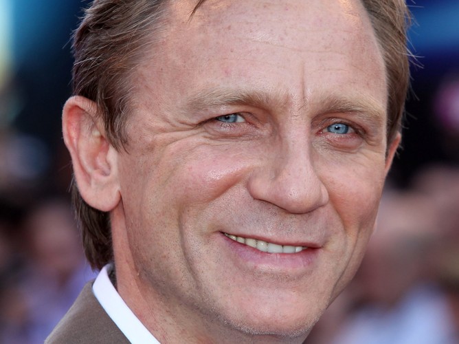 Daniel Craig