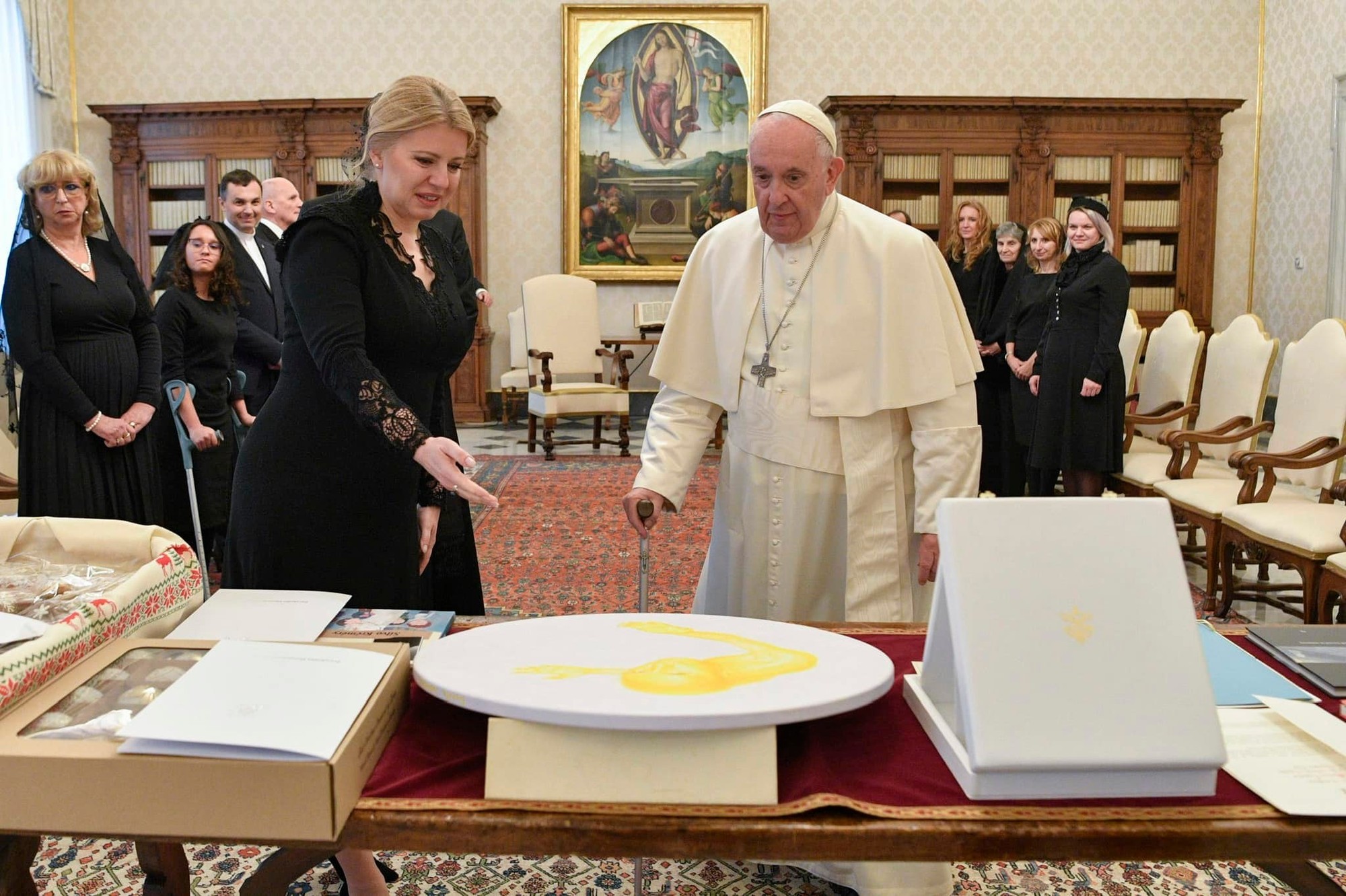 Zuzana Čaputová navštívila pápeža aj so svojou delegáciou.