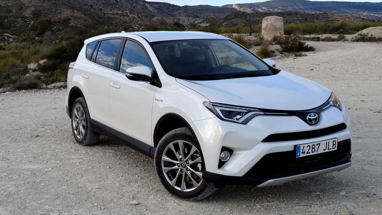 Toyota RAV4 lifting nie kończy się na twarzy! (pierwsza