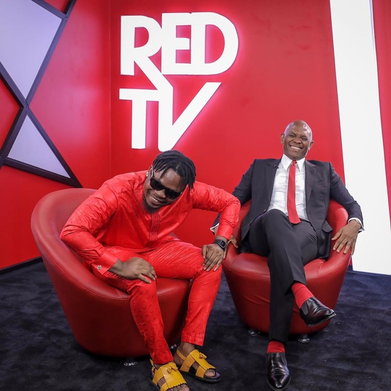 Tony Elumelu says Olamide is an inspiring and living entrepreneur. [Instagram/Baddo] 