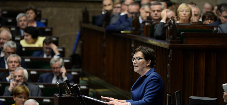 Premier Kopacz w Sejmie: Problem uchodźców nie skończy się 25 października