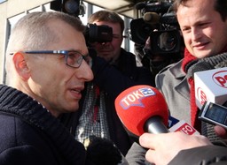 Katowice: Prezes NIK przyjechał do prokuratury na przesłuchanie