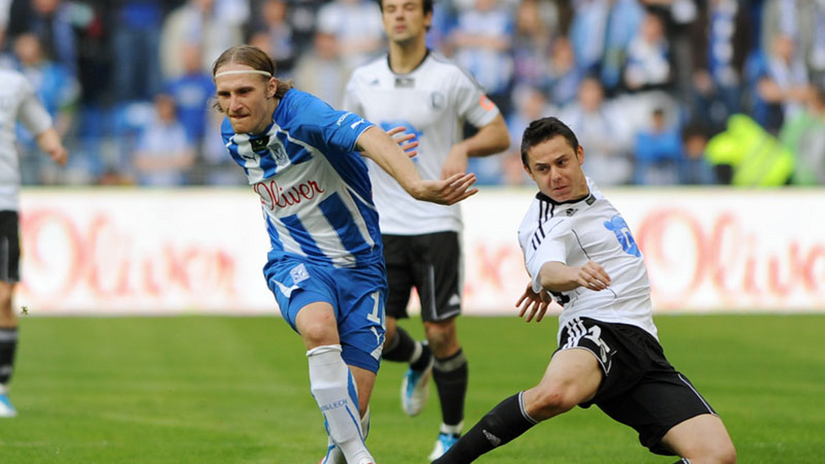 Najbardziej utytułowany klub w historii rozgrywek - Legia Warszawa zagra z mistrzem kraju - Lechem Poznań w finale piłkarskiego Pucharu Polski. Zapraszamy na relację "akcja po akcji" z tego spotkania w Onet.pl.