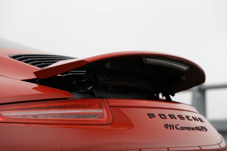 Porsche 911 Carrera 4 GTS