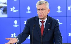 Posłowie Kukiz'15 niechciani w klubie PiS. 'Jeżeli zespół prowadzi na boisku, to zmian się nie robi'