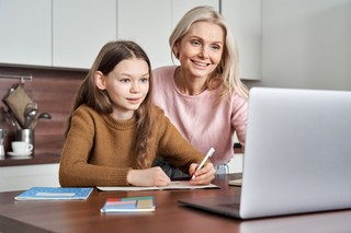 Wojna o edukację domową. Rodzice protestują, boją się cięć, a Ministerstwo: To walka z patologiami