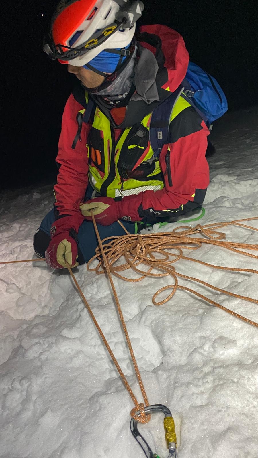 Turista uviazol na Zadnom Ľadovom štíte kvôli nedostatočnému vybaveniu.