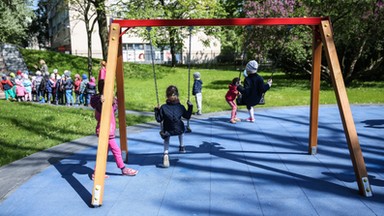 Pijana 12-latka na placu zabaw. Interwencja straży miejskiej