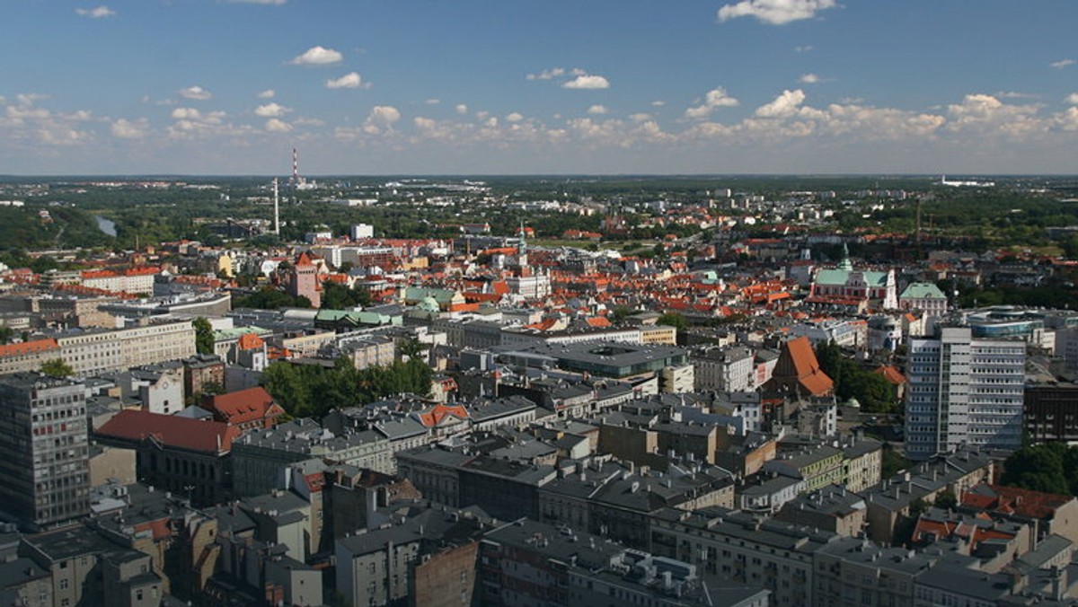 Pomimo niesprzyjającej pogody, tłumy poznaniaków i turystów skorzystało z ponad 140 ofert w ramach 10. edycji akcji "Poznań za pół ceny". W weekend, w atrakcyjnych cenach można było skorzystać z atrakcji przygotowanych w Poznaniu i okolicach.