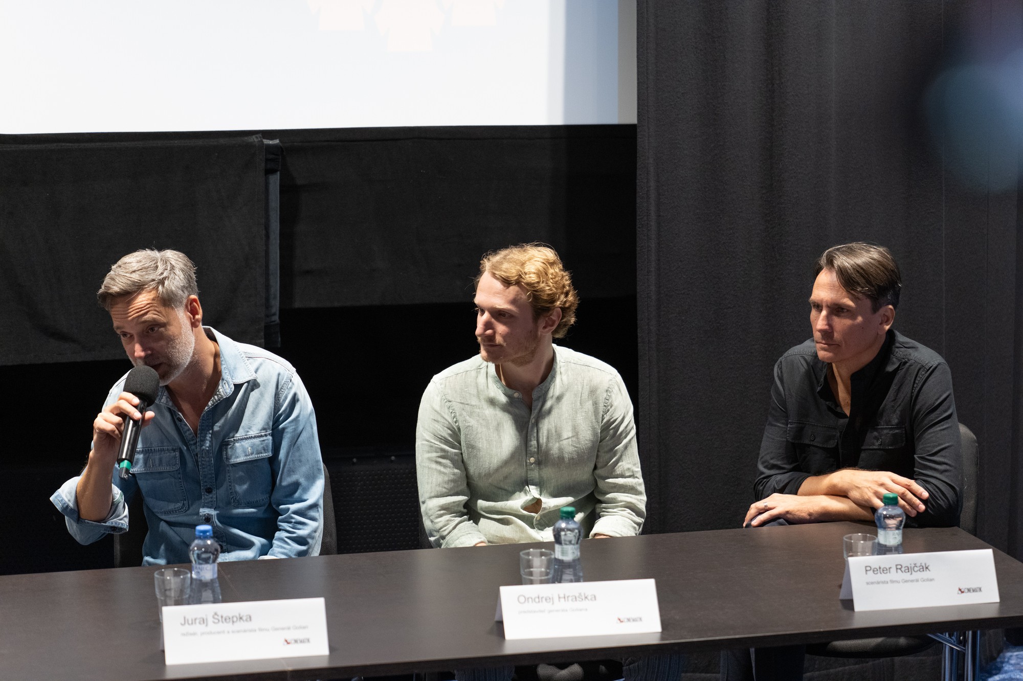 Režisér filmu Generál Golian Juraj Štepka, predstaviteľ generála Goliana Ondrej Hraška a scénarista filmu Generál Golian Peter Rajčák.