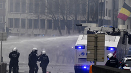 Eközben Nyugat-Európában: döbbenetes erőszakba torkollott a járványügyi intézkedések elleni brüsszeli tüntetés – videók