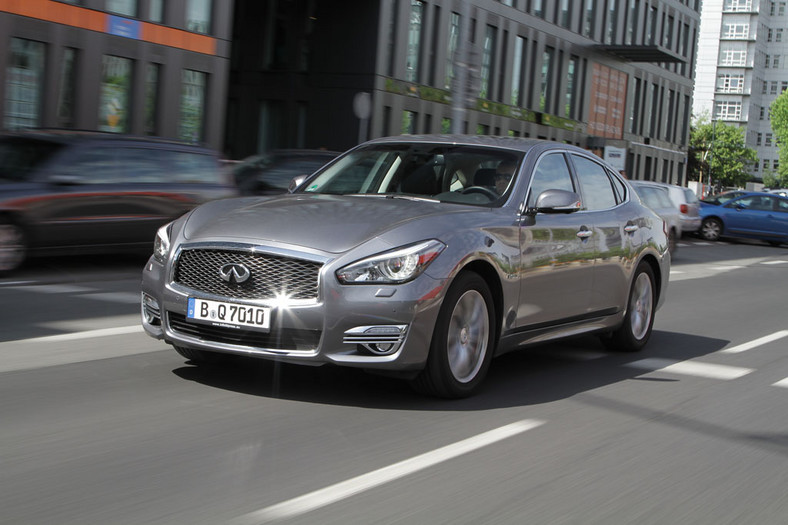 Infiniti Q70 Hybrid - stylowe, szybkie i oszczędne