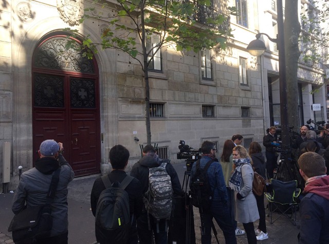 kim kardashian, rablás, párizs, erőszakos, twitter, kanye west, james corden