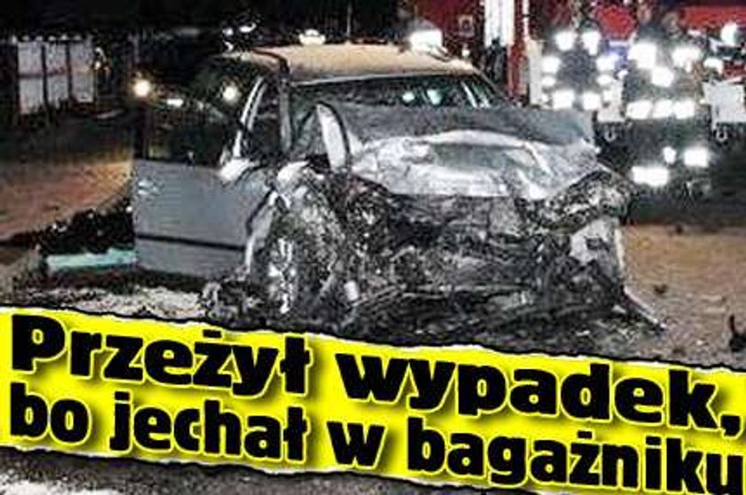 Przeżył wypadek, bo jechał w bagażniku