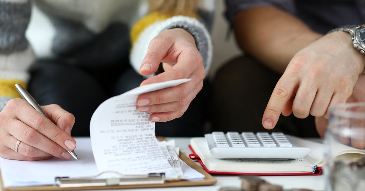 Finanse w związku: Czy dzielenie wydatków na pół to przepis na szczęśliwe małżeństwo?