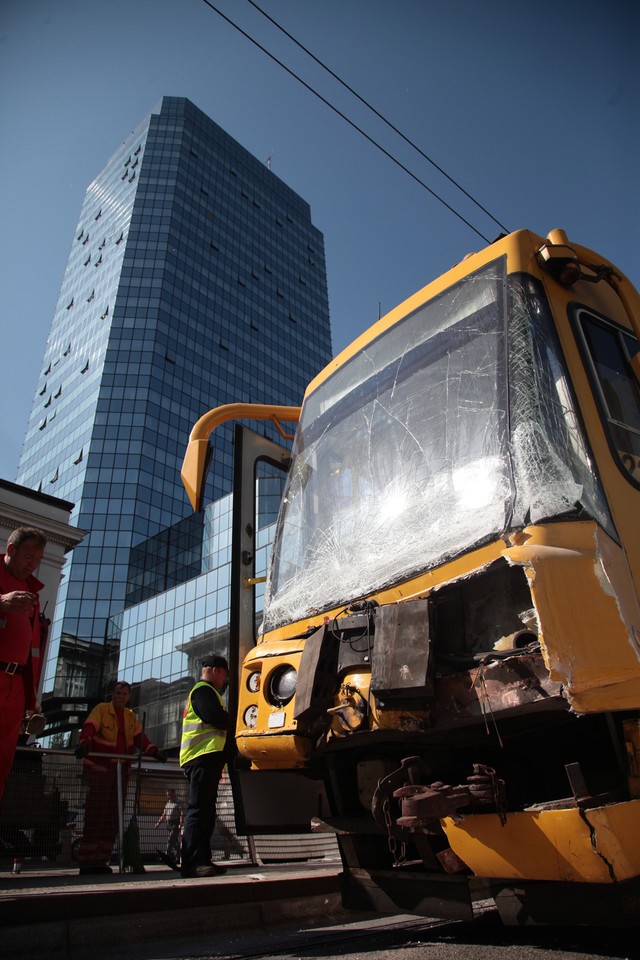 WARSZAWA PLAC BANKOWY WYPADEK