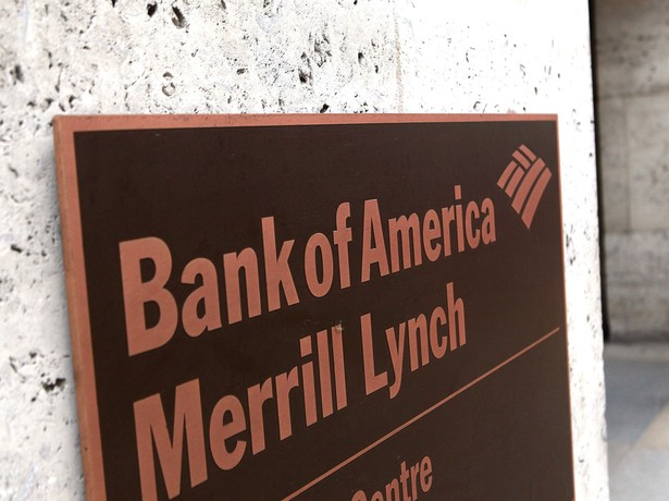 Wraca sentyment do bezpieczniejszych aktywów - wynika z ankiety Bank of America Merrill Lynch Na zdj. siedziba banku w Londynie.