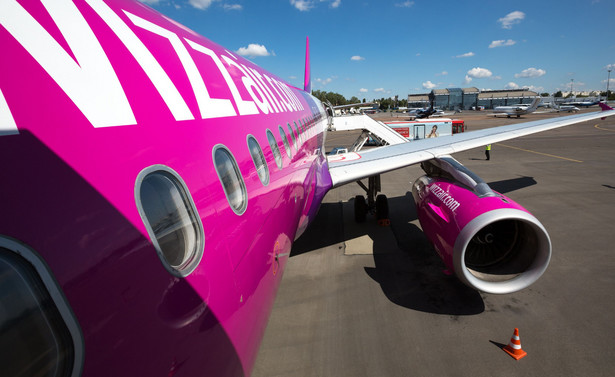 Samolot linii Wizz Air, po uderzeniu pioruna, wylądował na Lotnisku Chopina