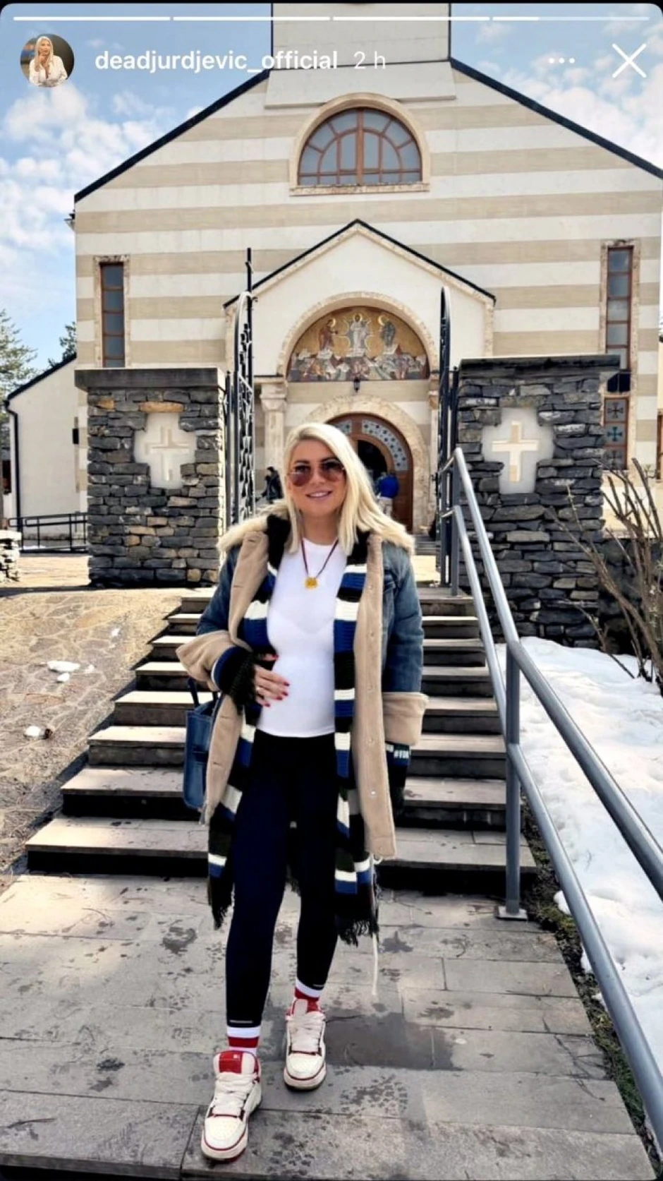 Trudna Dea posetila manastir