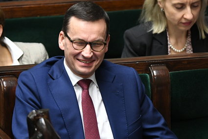 Premier chwali się prognozami MFW ws. Polski, ale przemilcza jeden znaczący fakt