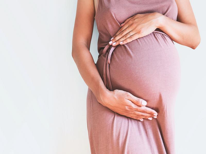 Jak dobrze wyglądać w ciąży? Stylizacje ciążowe i porady dla przyszłych mam