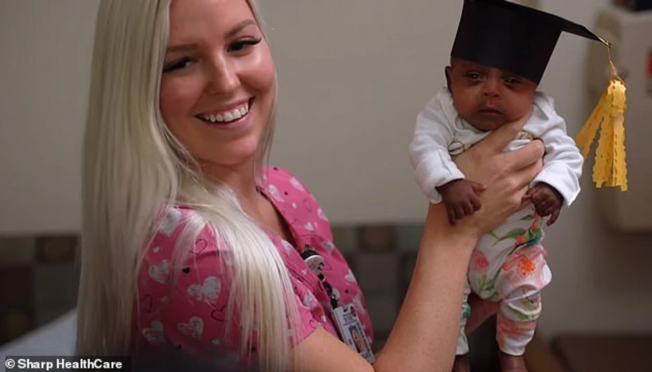 Sejbi s bolničarkom