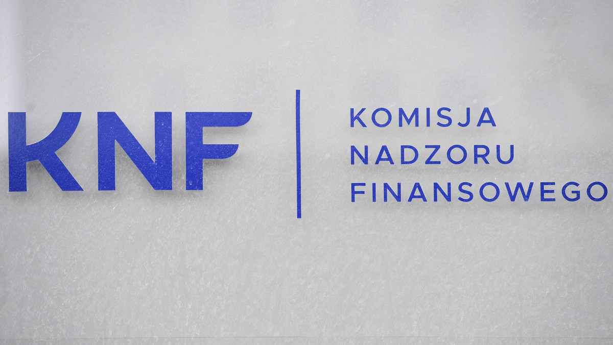 Agenci CBA weszli do siedziby Komisji Nadzoru Finansowego, gdzie zabezpieczają dokumentację - informuje RMF FM. Sprawa ma związek z aferą i oskarżeniami o korupcję pd adresem byłego szefa tej instytucji Leszka Czarneckiego.