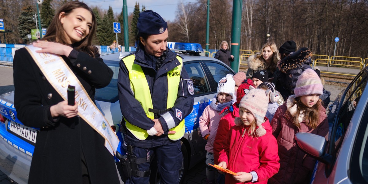 Magdalena Kasiborska, Miss Polski 2019 r. z drogówką kontrolowała kierowców w Katowicach.