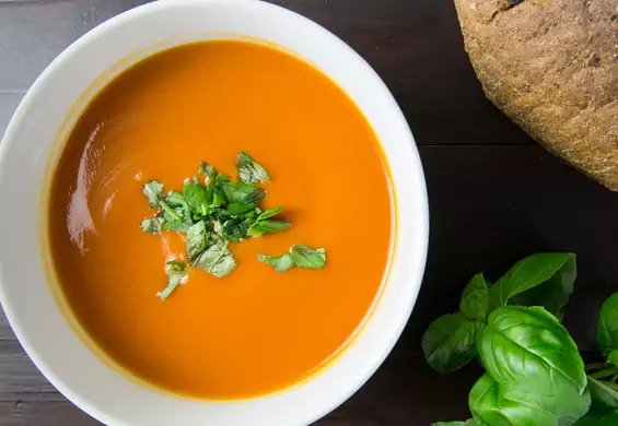 Zupa z czerwonej soczewicy w wersji pikantnej - poznaj przepis na pyszne danie jednogarnkowe