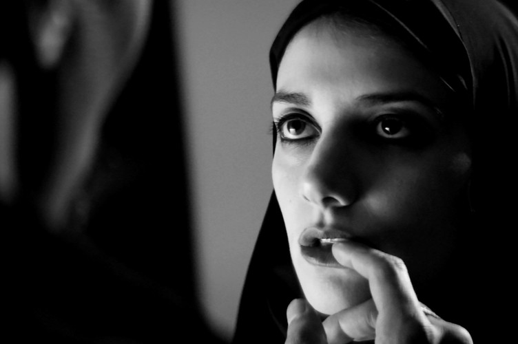 'O dziewczynie, która wraca nocą sama do domu' ('A Girl Walks Home Alone at Night')
