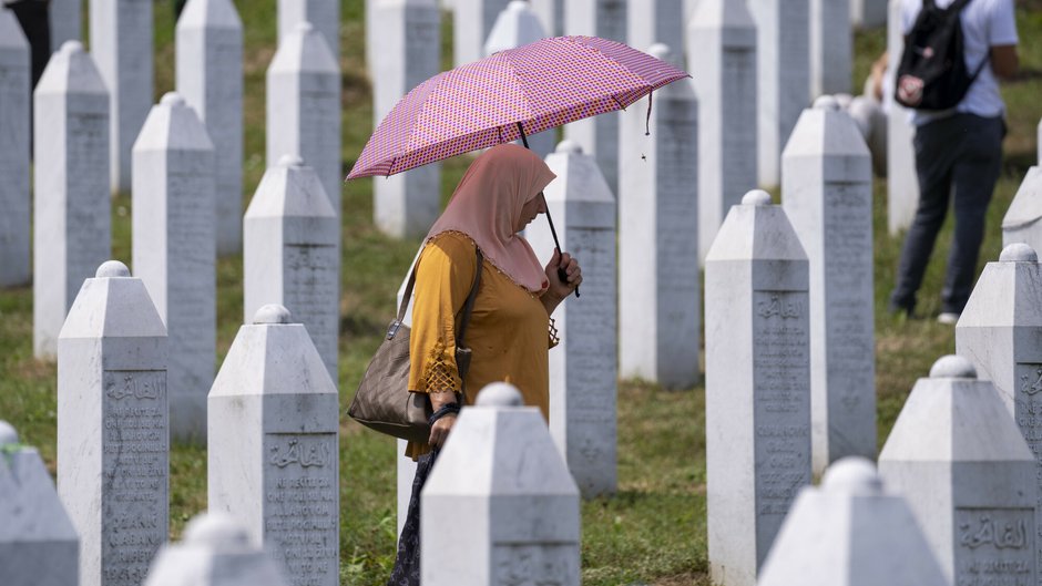 Cmentarz ofiar masakry w Srebrenicy