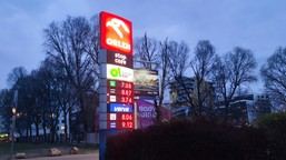 to maksymalne ceny paliw. znamy pierwsze stawki. jest dużo taniej