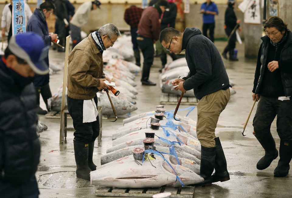 Noworoczna aukcja na targu Tsukiji