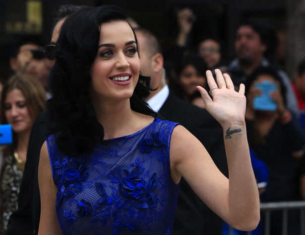 Katy Perry nie rozbiera się, a i tak jest numerem jeden