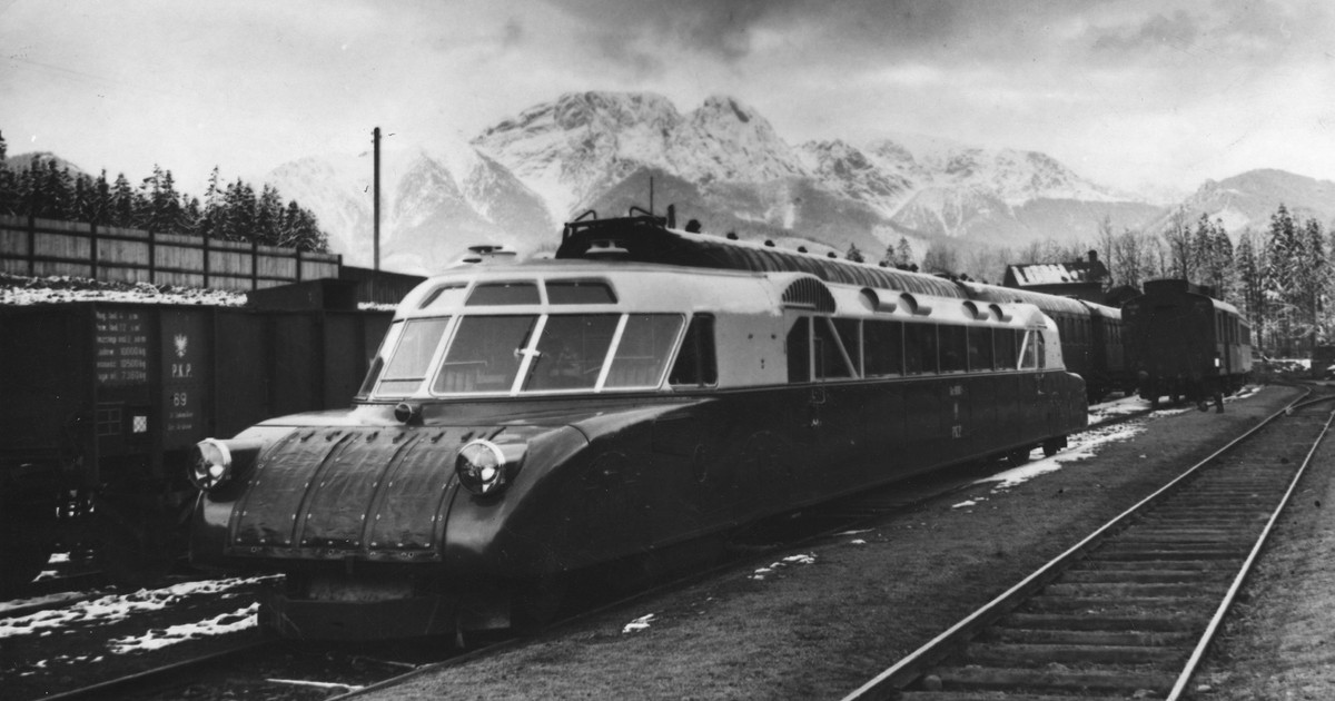 "Tutaj bujnie kwitnie życie towarzyskie". Podróż pociągiem w II RP to była przygoda